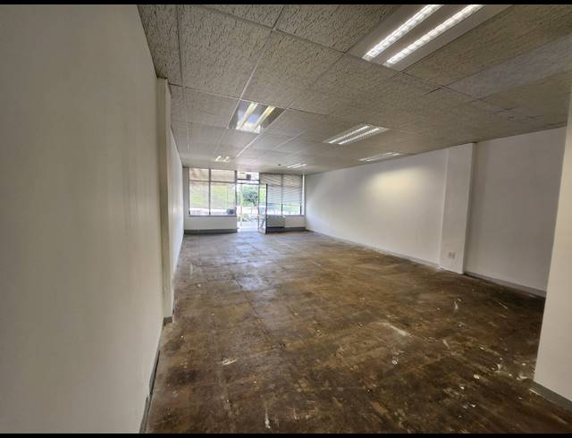 96M² OFFICE TO LET IN VORNA VALLEY